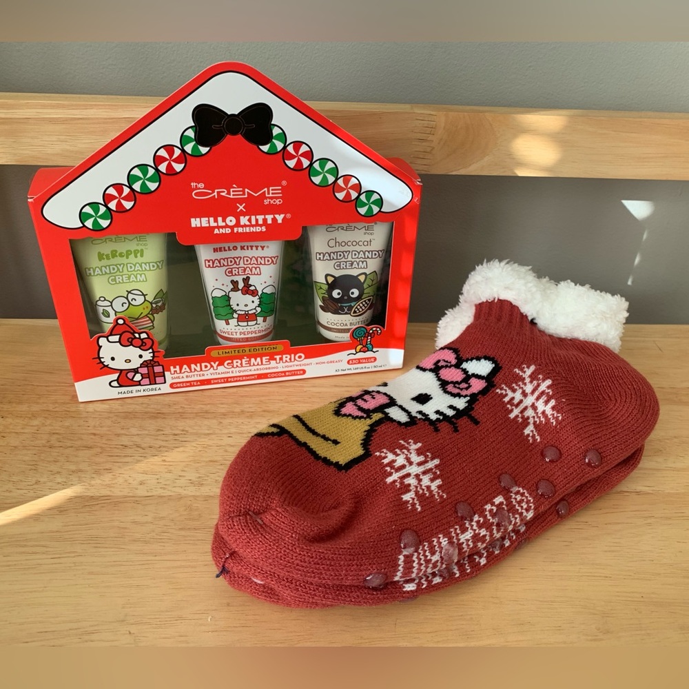 Hello Kitty Beauty Care Holiday Bundle Gift Set